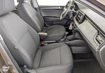 Подержанный автомобиль Skoda Rapid Liftback 2021 года (23 фото)