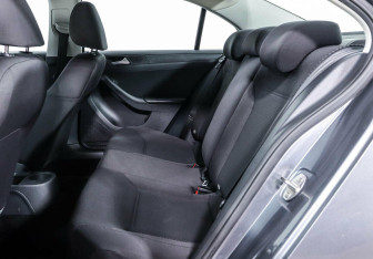 Подержанный автомобиль Volkswagen Jetta Sedan 2014 года (9 фото)