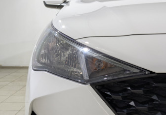 Подержанный автомобиль Hyundai Solaris Sedan 2022 года (11 фото)