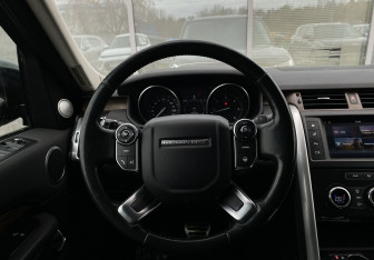 Подержанный автомобиль Land Rover Discovery 2017 года (16 фото)