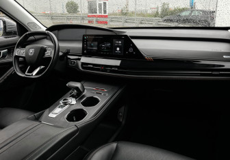 Подержанный автомобиль Changan UNI-K 2024 года (9 фото)