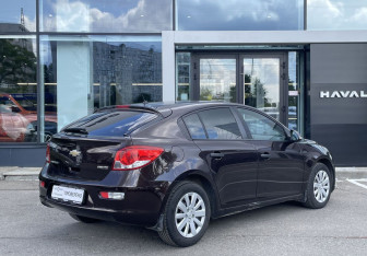 Подержанный автомобиль Chevrolet Cruze Hatchback 2014 года (5 фото)