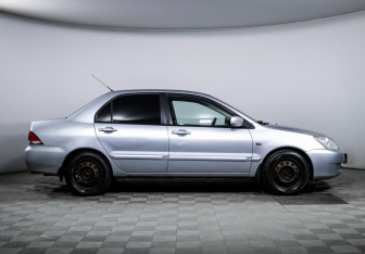 Подержанный автомобиль Mitsubishi Lancer Sedan 2007 года (4 фото)