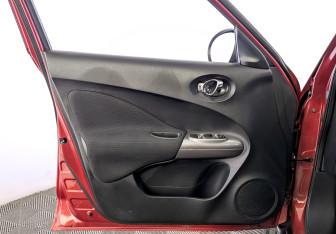 Подержанный автомобиль Nissan Juke 2013 года (19 фото)