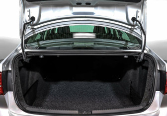 Подержанный автомобиль Volkswagen Jetta Sedan 2017 года (13 фото)