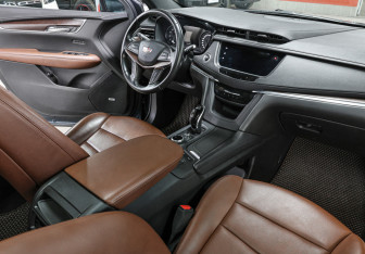 Подержанный автомобиль Cadillac XT5 2020 года (14 фото)