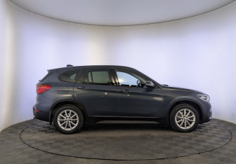 Подержанный автомобиль BMW X1 2018 года (4 фото)