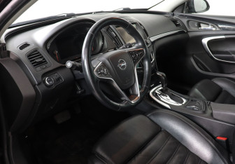Подержанный автомобиль Opel Insignia Liftback 2014 года (9 фото)