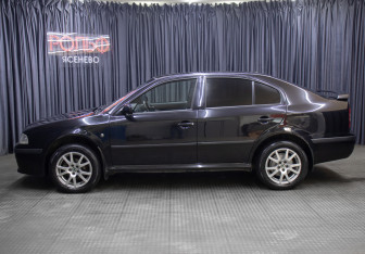 Подержанный автомобиль Skoda Octavia Liftback 2008 года (8 фото)