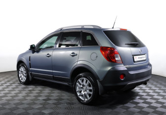 Подержанный автомобиль Opel Antara 2012 года (7 фото)