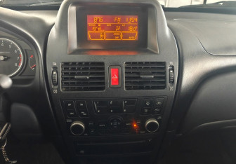 Подержанный автомобиль Nissan Almera Sedan 2006 года (13 фото)