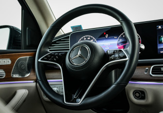 Подержанный автомобиль Mercedes-Benz GLE 2023 года (14 фото)