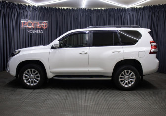 Подержанный автомобиль Toyota Land Cruiser Prado 2014 года (8 фото)