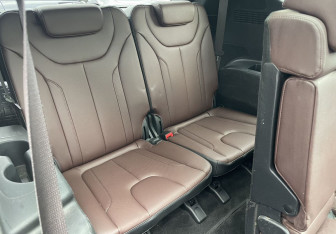 Подержанный автомобиль Hyundai Santa Fe 2019 года (12 фото)