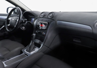 Подержанный автомобиль Ford Mondeo Sedan 2013 года (5 фото)