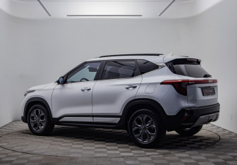 Подержанный автомобиль Kia Seltos 2024 года (7 фото)