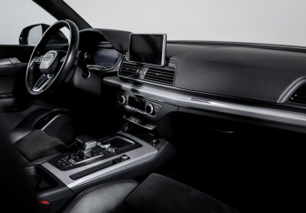 Подержанный автомобиль Audi Q5 2017 года (9 фото)