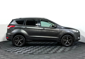 Подержанный автомобиль Ford Kuga 2016 года (4 фото)