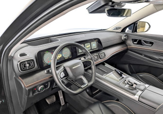 Подержанный автомобиль Jaecoo J8 2024 года (16 фото)