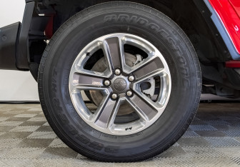 Подержанный автомобиль Jeep Wrangler 2021 года (18 фото)