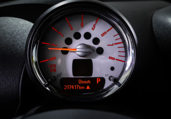 Подержанный автомобиль MINI Paceman 2013 года (16 фото)