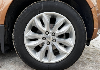 Подержанный автомобиль Land Rover Freelander 2014 года (14 фото)