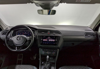 Подержанный автомобиль Volkswagen Tiguan 2019 года (23 фото)