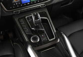 Подержанный автомобиль Geely Atlas Pro 2022 года (15 фото)