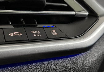 Подержанный автомобиль BMW X6 2020 года (20 фото)