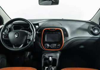 Подержанный автомобиль Renault Kaptur 2017 года (9 фото)