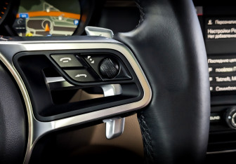 Подержанный автомобиль Porsche Macan 2020 года (30 фото)