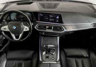Подержанный автомобиль BMW X7 2019 года (11 фото)
