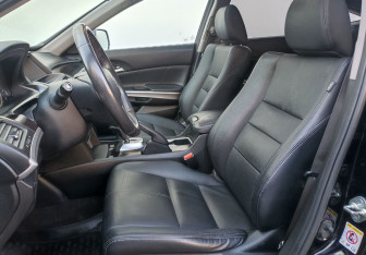 Подержанный автомобиль Honda Crosstour 2013 года (10 фото)