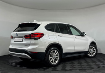 Подержанный автомобиль BMW X1 2020 года (2 фото)