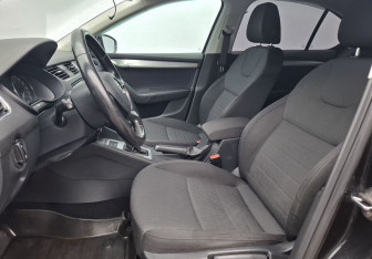 Подержанный автомобиль Skoda Octavia Liftback 2013 года (10 фото)