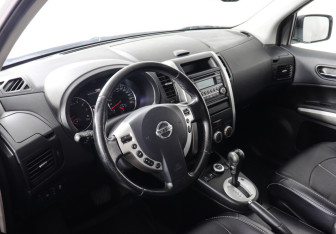 Подержанный автомобиль Nissan X-Trail 2014 года (6 фото)