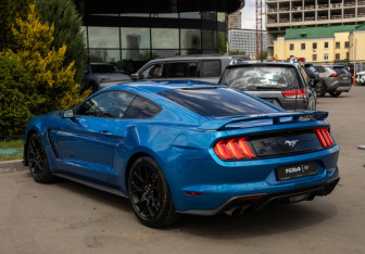 Подержанный автомобиль Ford Mustang Coupe 2019 года (5 фото)