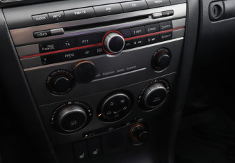 Подержанный автомобиль Mazda 3 Sedan 2007 года (10 фото)