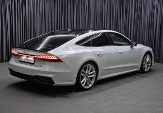 Подержанный автомобиль Audi A7 2018 года (5 фото)