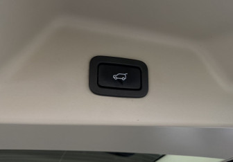 Подержанный автомобиль Land Rover Range Rover 2018 года (11 фото)
