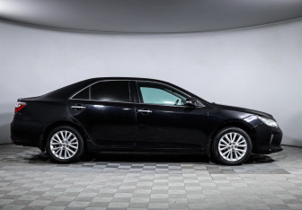 Подержанный автомобиль Toyota Camry Sedan 2015 года (4 фото)