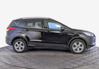 Подержанный автомобиль Ford Kuga 2016 года (4 фото)