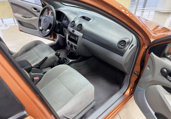 Подержанный автомобиль Chevrolet Lacetti Hatchback 2008 года (11 фото)