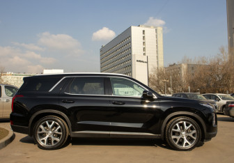 Подержанный автомобиль Hyundai Palisade 2021 года (3 фото)
