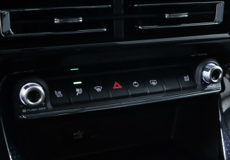 Подержанный автомобиль Haval M6 2023 года (19 фото)