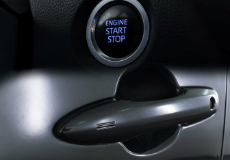 Подержанный автомобиль Toyota Corolla Sedan 2019 года (13 фото)