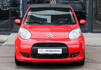 Подержанный автомобиль Citroen C1 2010 года (2 фото)