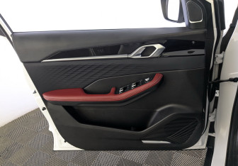 Подержанный автомобиль Geely Coolray 2024 года (24 фото)