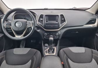 Подержанный автомобиль Jeep Cherokee 2014 года (13 фото)