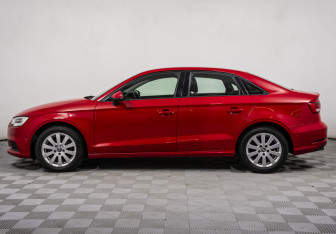 Подержанный автомобиль Audi A3 Sedan 2016 года (8 фото)